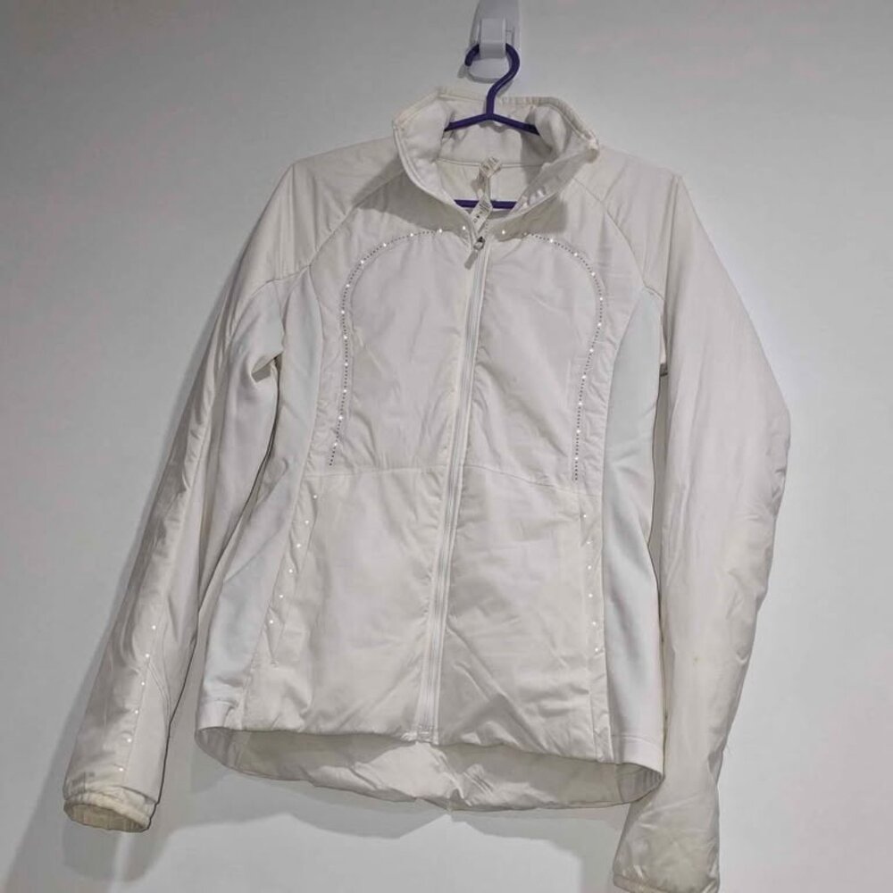Lululemon Run for Cold jacket in size 6